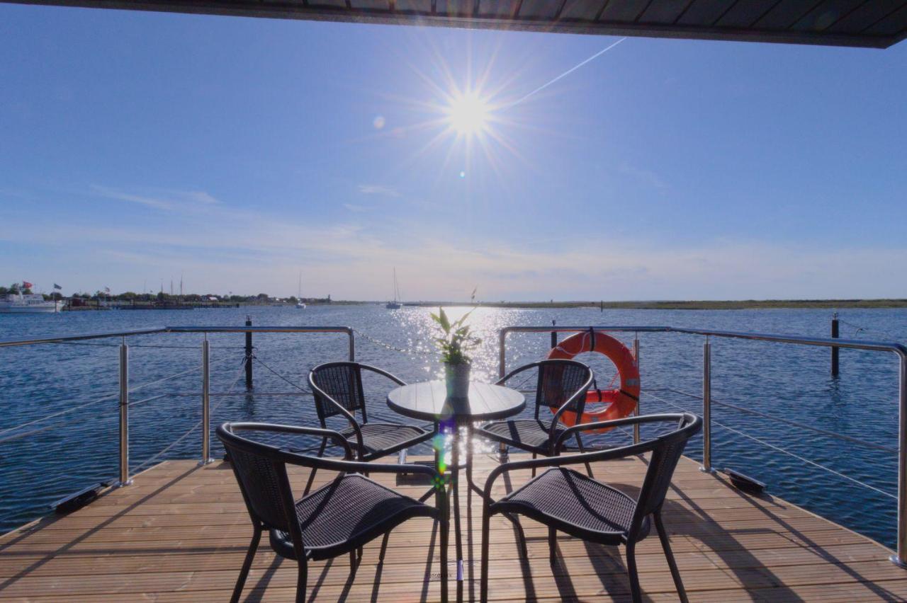 Hausboot Fjord Lacerta Mit Dachterrasse In Wendtorf Exterior photo